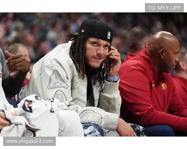 黑人脏辫足球明星的传奇人生与场上风采揭秘